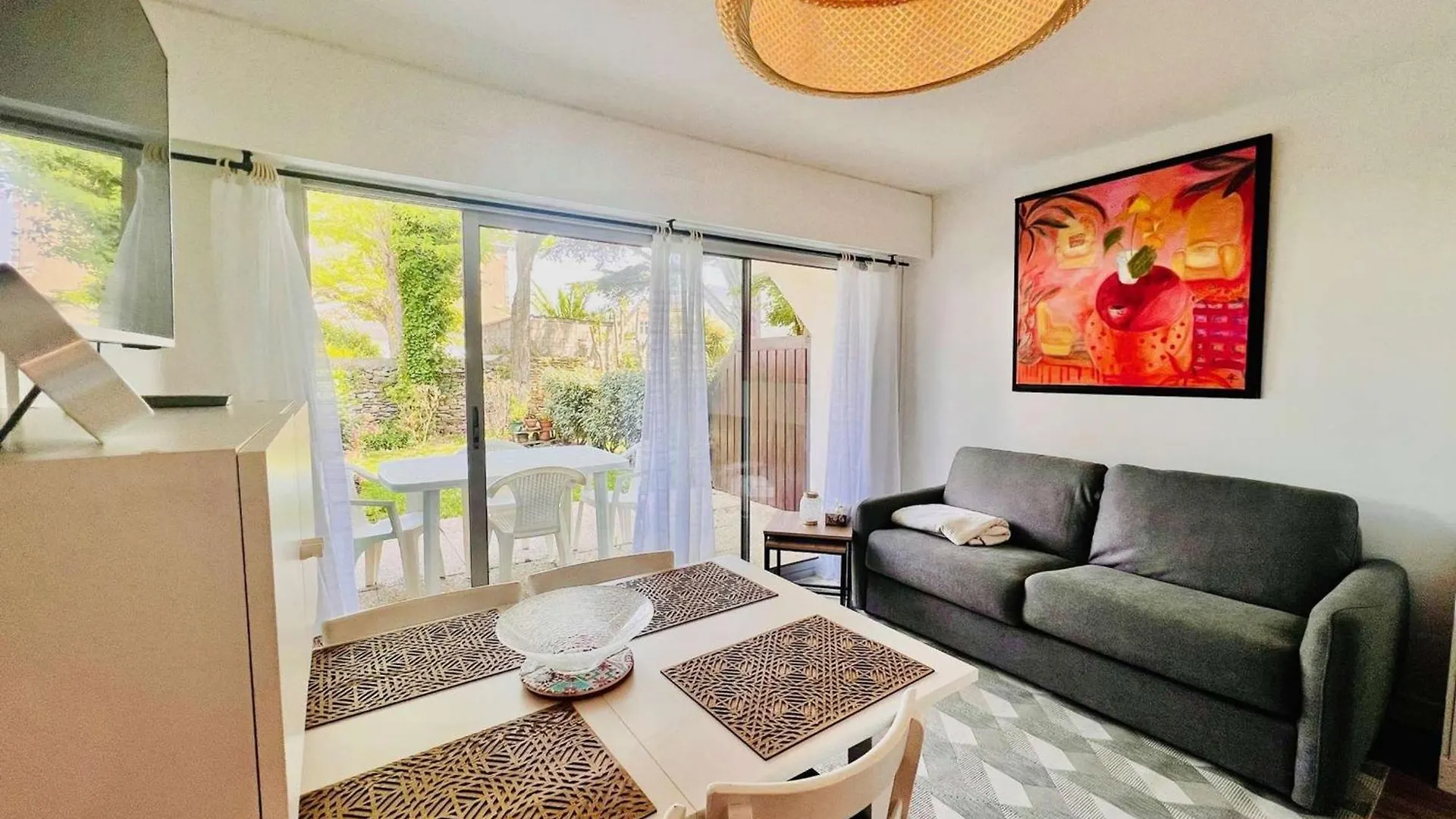 Studio Charmant Avec Jardin Au Centre De Quiberon, Proche Plage, Parking Inclus - Fr-1-478-320 0*, Киберон